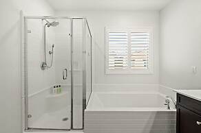 Comfort Style Home Near the Airport