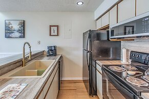 Close to Golfing & Beaches: Little River Retreat!
