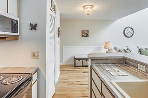 Close to Golfing & Beaches: Little River Retreat!