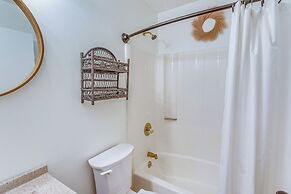 Close to Golfing & Beaches: Little River Retreat!