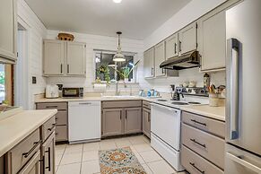 Charming Sun City Getaway Near Golf & Casinos!