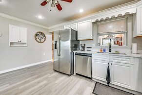 2 Mi to Fisherman's Village: Punta Gorda Home