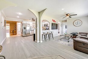 2 Mi to Fisherman's Village: Punta Gorda Home