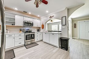 2 Mi to Fisherman's Village: Punta Gorda Home