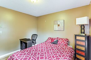 3 Mi to Dtwn Asheville: Duplex w/ Spacious Yard!