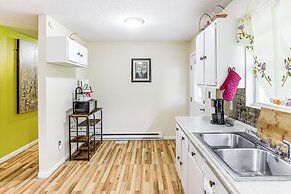 3 Mi to Dtwn Asheville: Duplex w/ Spacious Yard!