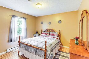 3 Mi to Dtwn Asheville: Duplex w/ Spacious Yard!