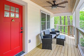 Farm On-site: Mtn-view Cottage in Hendersonville!