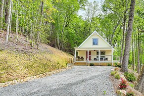 Farm On-site: Mtn-view Cottage in Hendersonville!