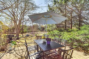 3 Mi to Cape Cod Bay: Marshfield Home w/ Balcony!