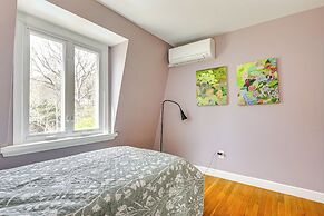 3 Mi to Cape Cod Bay: Marshfield Home w/ Balcony!
