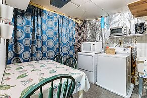 1 Mi to Boardwalk: Convenient North Beach Apt!