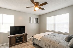 9 Mi to Moody Afb: Newly Updated Condo Near Dining