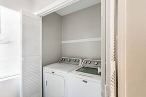 9 Mi to Moody Afb: Newly Updated Condo Near Dining