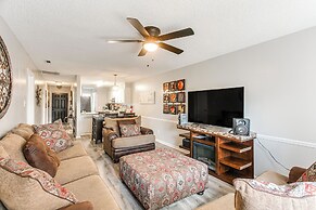 9 Mi to Moody Afb: Newly Updated Condo Near Dining