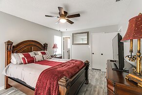 9 Mi to Moody Afb: Newly Updated Condo Near Dining