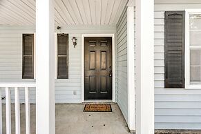 9 Mi to Moody Afb: Newly Updated Condo Near Dining