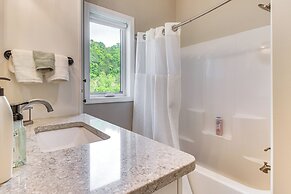 Angler's Retreat on the White River: Pets Welcome!