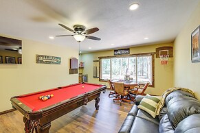 Black Hills Vacation Lodge: Deck & Fire Pit!