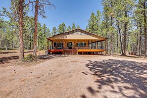 Black Hills Vacation Lodge: Deck & Fire Pit!
