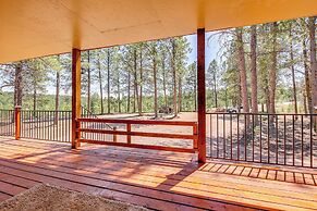 Black Hills Vacation Lodge: Deck & Fire Pit!