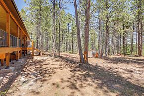 Black Hills Vacation Lodge: Deck & Fire Pit!
