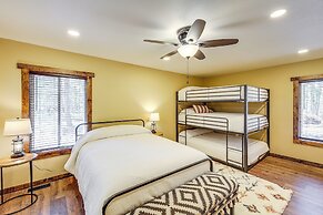 Black Hills Vacation Lodge: Deck & Fire Pit!