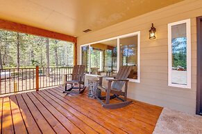 Black Hills Vacation Lodge: Deck & Fire Pit!