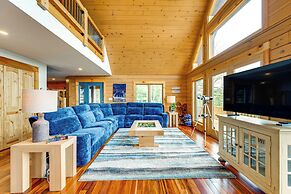Mtn-view Deck: Scenic Conway Log Cabin!