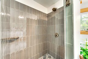 Mtn-view Deck: Scenic Conway Log Cabin!