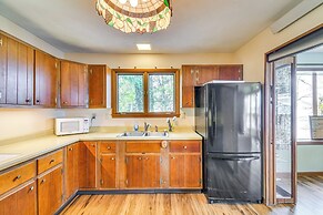 < 1 Mi to State Park: Trumansburg Cottage w/ Deck!