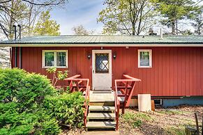 < 1 Mi to State Park: Trumansburg Cottage w/ Deck!