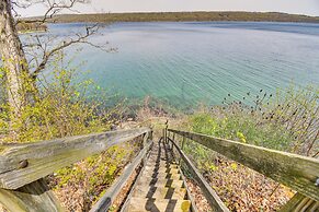 < 1 Mi to State Park: Trumansburg Cottage w/ Deck!