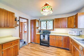 < 1 Mi to State Park: Trumansburg Cottage w/ Deck!