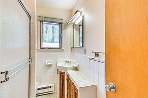 < 1 Mi to State Park: Trumansburg Cottage w/ Deck!