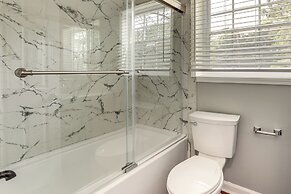 11 Mi to Dtwn Atlanta: Family Home w/ Yard