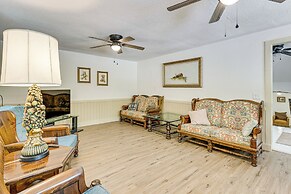 14 Mi to Dtwn: Secluded Stay in Murphy!