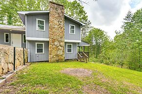 14 Mi to Dtwn: Secluded Stay in Murphy!