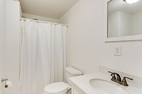 14 Mi to Dtwn: Secluded Stay in Murphy!