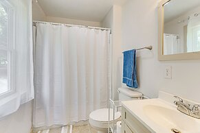 14 Mi to Dtwn: Secluded Stay in Murphy!