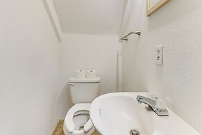 14 Mi to Dtwn: Secluded Stay in Murphy!