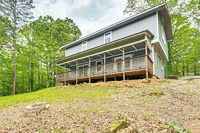 14 Mi to Dtwn: Secluded Stay in Murphy!