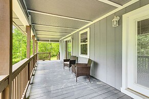 14 Mi to Dtwn: Secluded Stay in Murphy!