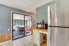 2 Mi to Manatees: Homosassa Home w/ Lanai!