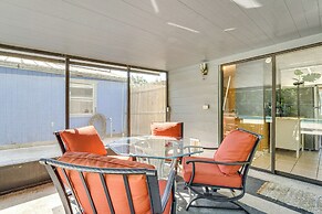 2 Mi to Manatees: Homosassa Home w/ Lanai!