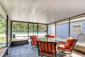 2 Mi to Manatees: Homosassa Home w/ Lanai!