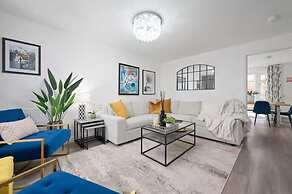 Stylish House in Perth-hot Tub-garden-sleeps 6