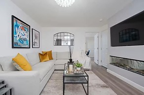 Stylish House in Perth-hot Tub-garden-sleeps 6