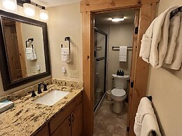 Quicksilver 1609 Premier 2-bedroom, ground floor 2 Condo