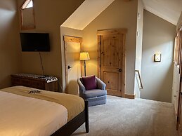 Quicksilver 1609 Premier 2-bedroom, ground floor 2 Condo